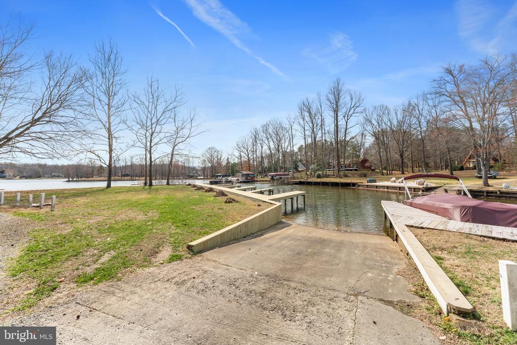 215 LAKEWOOD LANDING DR, BUMPASS, Virginia 23024, 3 Bedrooms Bedrooms, ,2 BathroomsBathrooms,Residential,215 LAKEWOOD LANDING DR,VALA2009444 MLS # VALA2009444