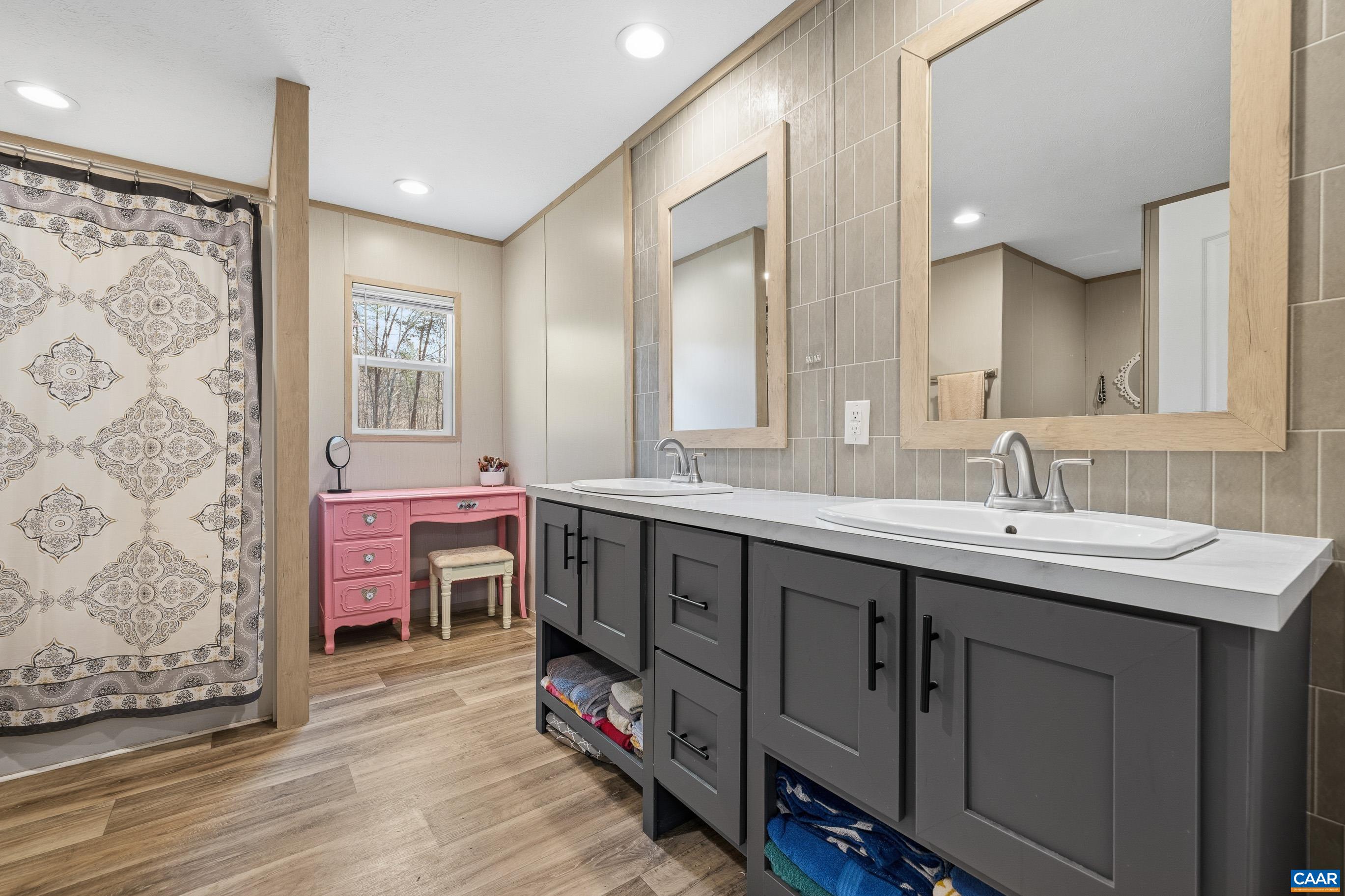 235 SHORES RD, PALMYRA, Virginia 22963, 4 Bedrooms Bedrooms, ,2 BathroomsBathrooms,Residential,235 SHORES RD,674352 MLS # 674352