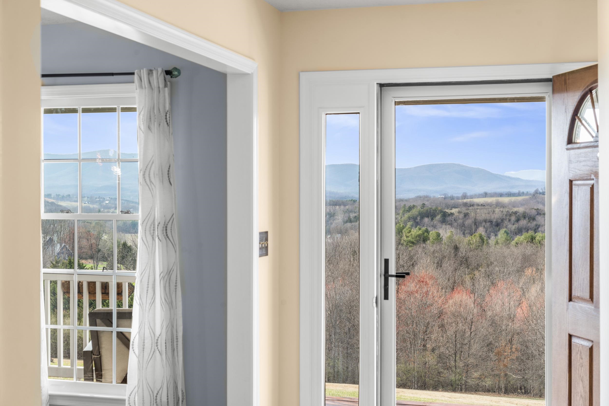 173 EASTWOOD DR, STAUNTON, Virginia 24401, 4 Bedrooms Bedrooms, ,3 BathroomsBathrooms,Residential,173 EASTWOOD DR,674376 MLS # 674376