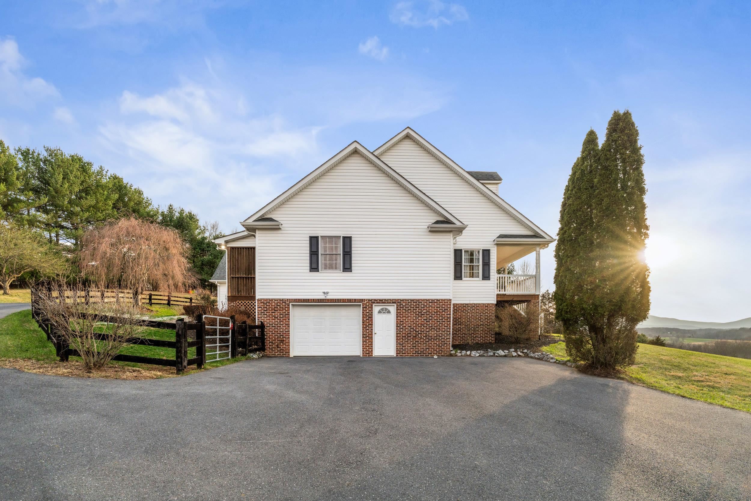 173 EASTWOOD DR, STAUNTON, Virginia 24401, 4 Bedrooms Bedrooms, ,3 BathroomsBathrooms,Residential,173 EASTWOOD DR,674376 MLS # 674376