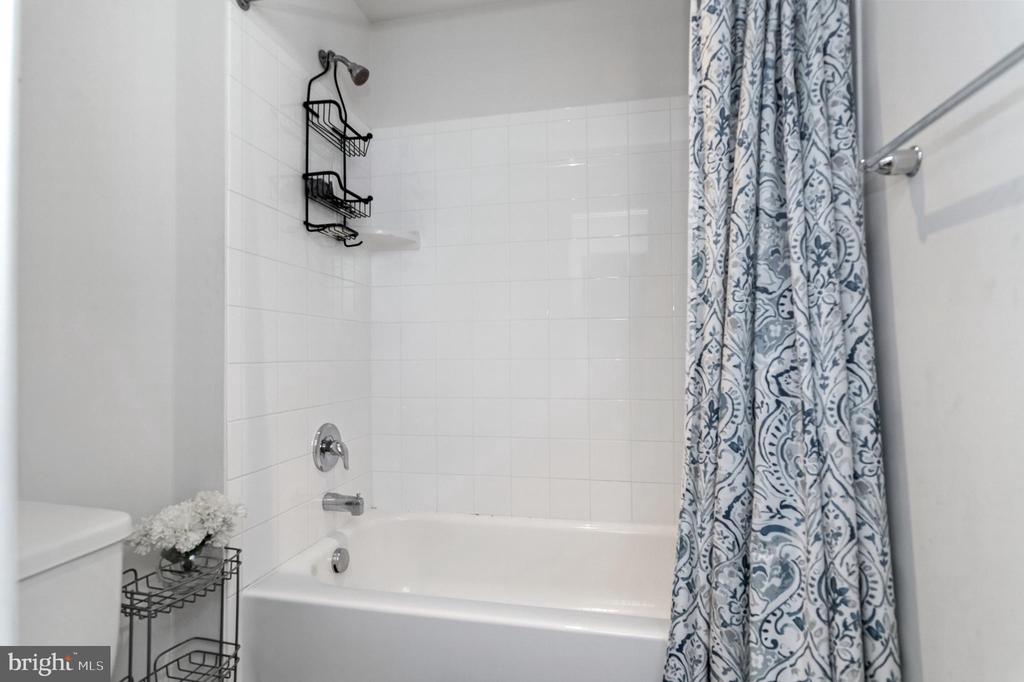 6317 COURTLAND PARK DR, FREDERICKSBURG, Virginia 22407, 4 Bedrooms Bedrooms, ,3 BathroomsBathrooms,Residential,6317 COURTLAND PARK DR,VASP2038778 MLS # VASP2038778