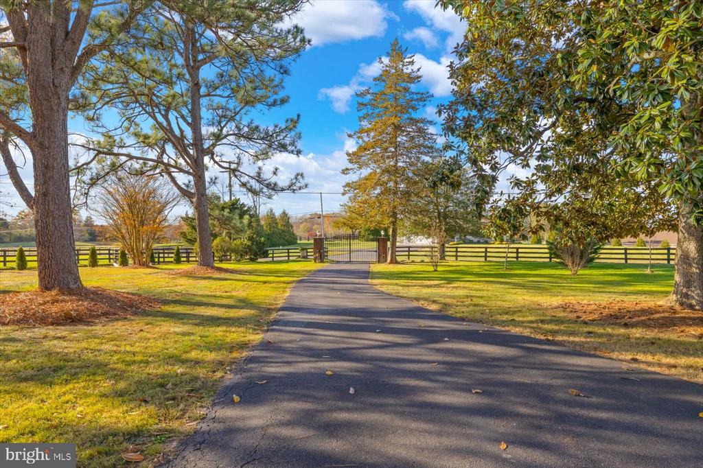 23494 VILLAGE RD, UNIONVILLE, Virginia 22567, 6 Bedrooms Bedrooms, ,4 BathroomsBathrooms,Residential,Lynn Haven Manor,23494 VILLAGE RD,VAOR2013488 MLS # VAOR2013488