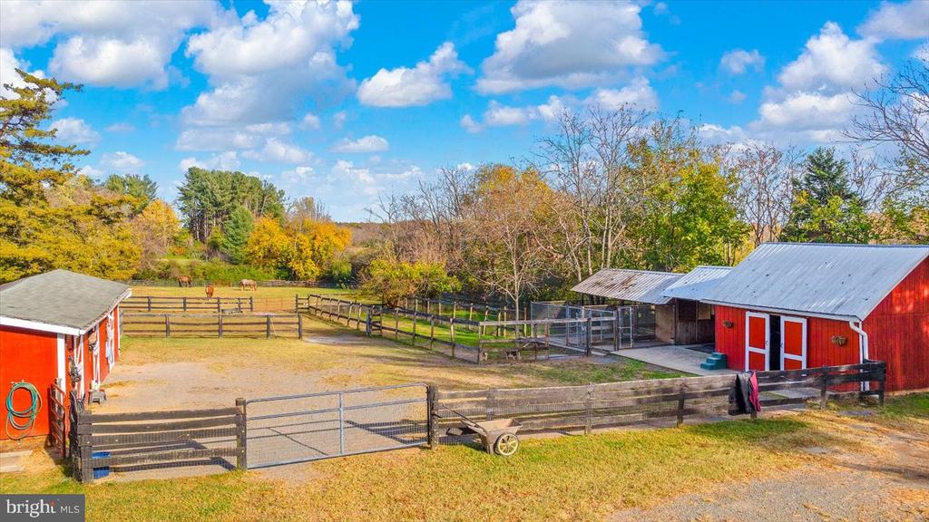 23494 VILLAGE RD, UNIONVILLE, Virginia 22567, 6 Bedrooms Bedrooms, ,4 BathroomsBathrooms,Residential,Lynn Haven Manor,23494 VILLAGE RD,VAOR2013488 MLS # VAOR2013488