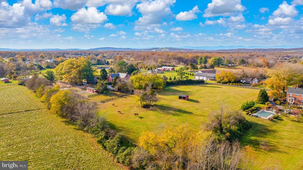 23494 VILLAGE RD, UNIONVILLE, Virginia 22567, 6 Bedrooms Bedrooms, ,4 BathroomsBathrooms,Residential,Lynn Haven Manor,23494 VILLAGE RD,VAOR2013488 MLS # VAOR2013488