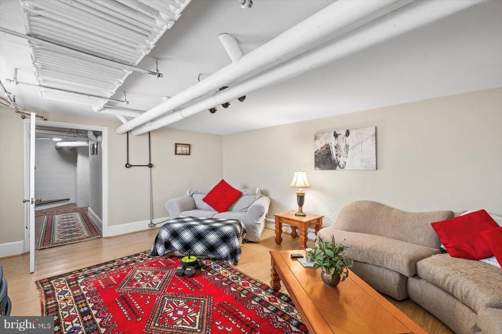 23494 VILLAGE RD, UNIONVILLE, Virginia 22567, 6 Bedrooms Bedrooms, ,4 BathroomsBathrooms,Residential,Lynn Haven Manor,23494 VILLAGE RD,VAOR2013488 MLS # VAOR2013488