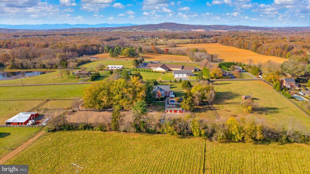 23494 VILLAGE RD, UNIONVILLE, Virginia 22567, 6 Bedrooms Bedrooms, ,4 BathroomsBathrooms,Residential,Lynn Haven Manor,23494 VILLAGE RD,VAOR2013488 MLS # VAOR2013488