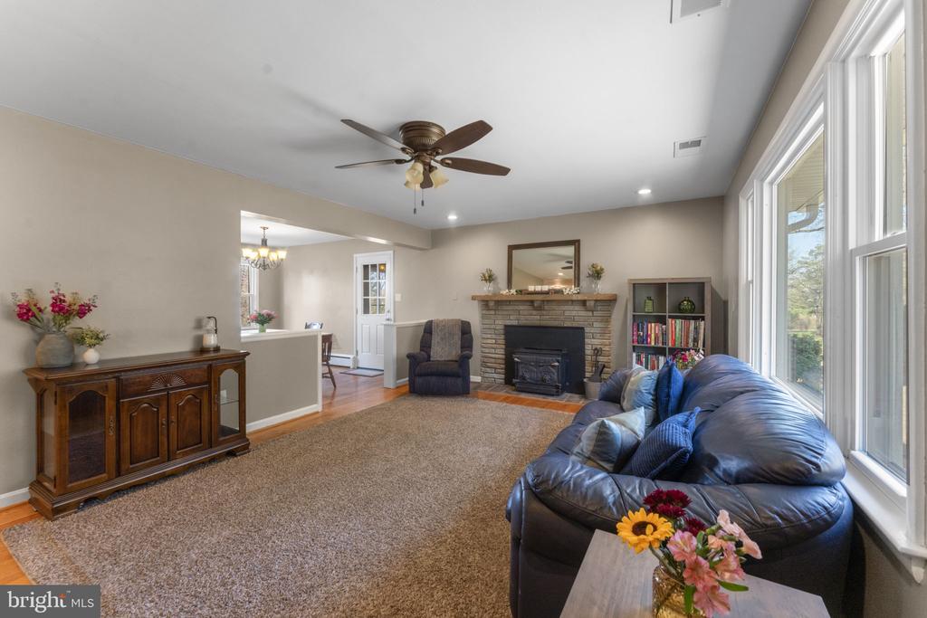 6744 RILEY RD, WARRENTON, Virginia, 5 Bedrooms Bedrooms, ,3 BathroomsBathrooms,Residential,6744 RILEY RD,VAFQ2020764 MLS # VAFQ2020764