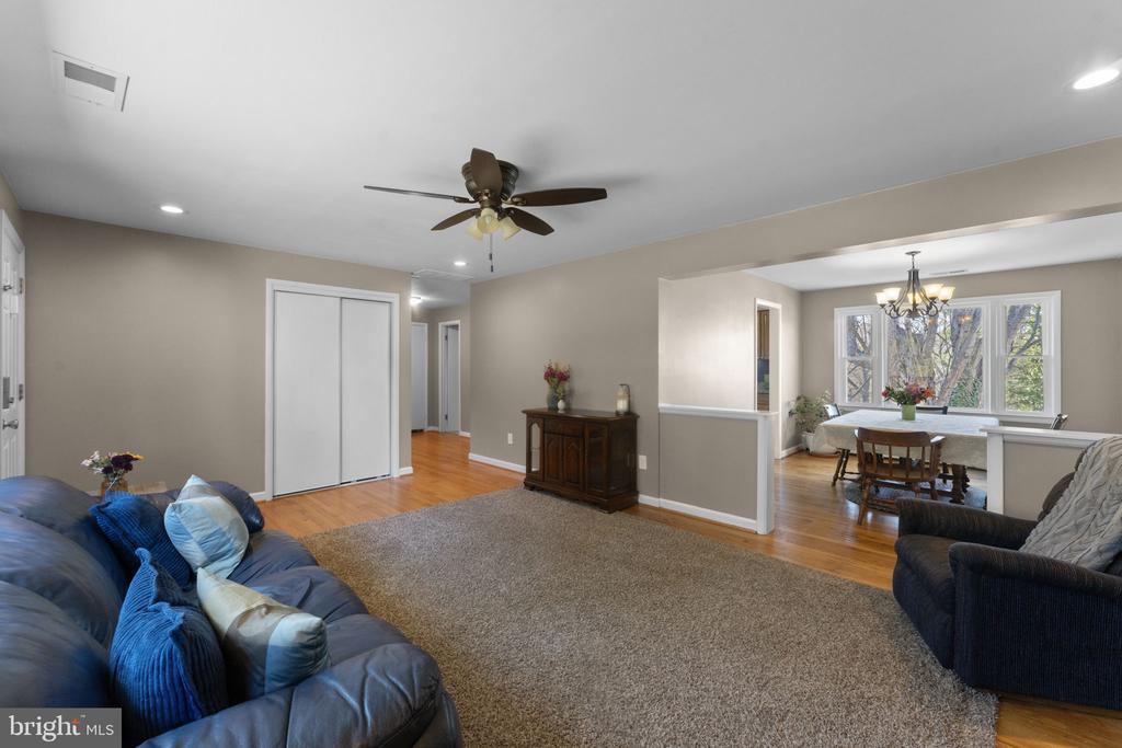 6744 RILEY RD, WARRENTON, Virginia, 5 Bedrooms Bedrooms, ,3 BathroomsBathrooms,Residential,6744 RILEY RD,VAFQ2020764 MLS # VAFQ2020764