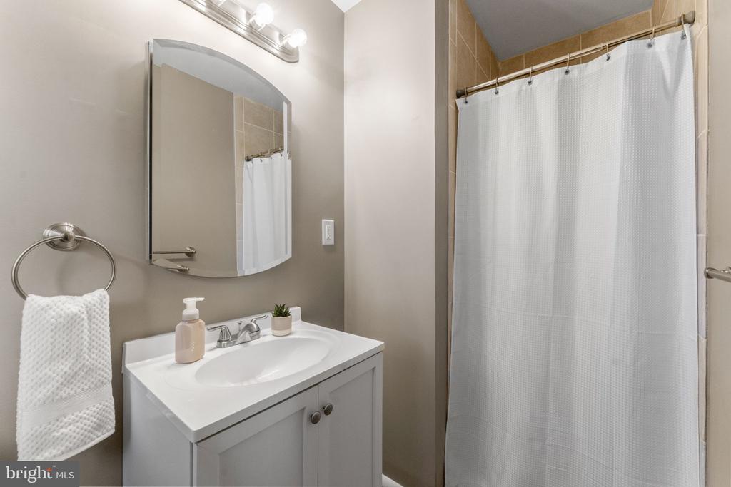 6744 RILEY RD, WARRENTON, Virginia, 5 Bedrooms Bedrooms, ,3 BathroomsBathrooms,Residential,6744 RILEY RD,VAFQ2020764 MLS # VAFQ2020764