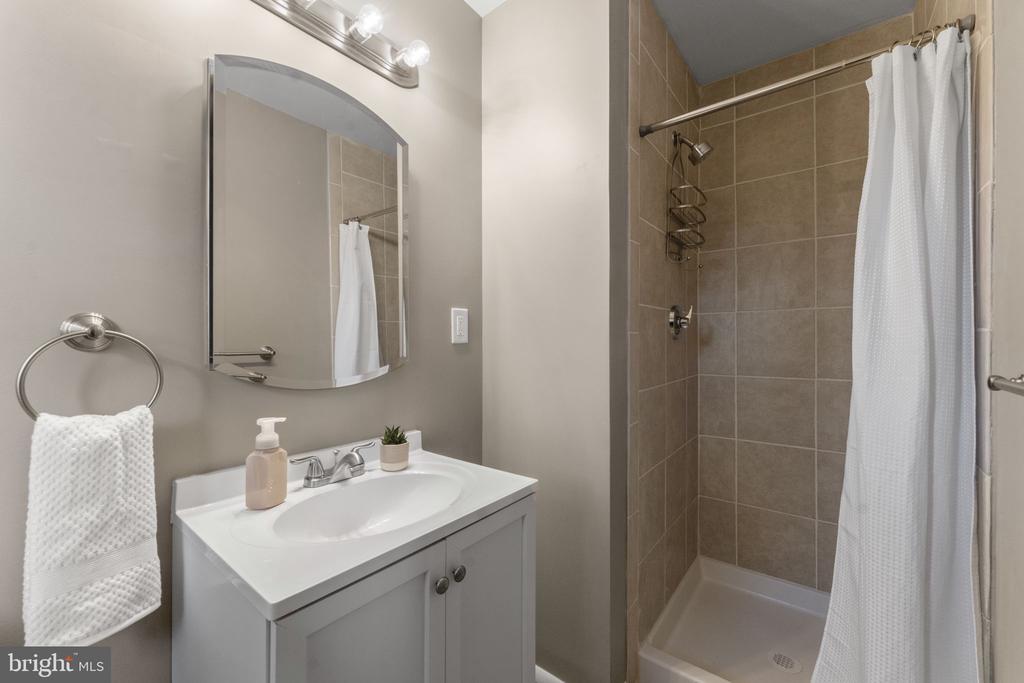 6744 RILEY RD, WARRENTON, Virginia, 5 Bedrooms Bedrooms, ,3 BathroomsBathrooms,Residential,6744 RILEY RD,VAFQ2020764 MLS # VAFQ2020764