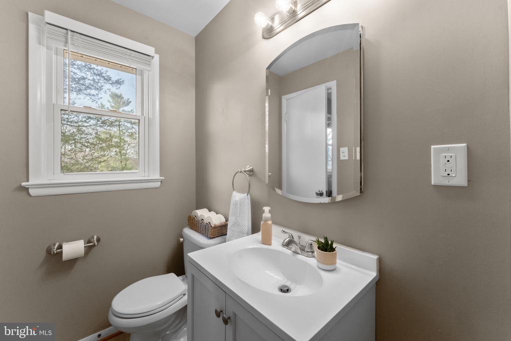 6744 RILEY RD, WARRENTON, Virginia, 5 Bedrooms Bedrooms, ,3 BathroomsBathrooms,Residential,6744 RILEY RD,VAFQ2020764 MLS # VAFQ2020764