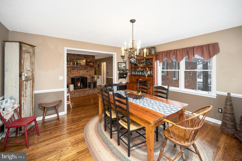 3201 LAKEVIEW PKWY, LOCUST GROVE, Virginia 22508, 3 Bedrooms Bedrooms, ,2 BathroomsBathrooms,Residential,LAKE OF THE WOODS ASSOCIATION,3201 LAKEVIEW PKWY,VAOR2013254 MLS # VAOR2013254