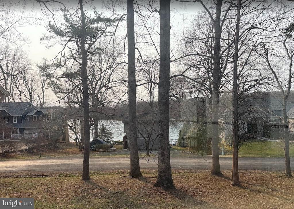 3201 LAKEVIEW PKWY, LOCUST GROVE, Virginia 22508, 3 Bedrooms Bedrooms, ,2 BathroomsBathrooms,Residential,LAKE OF THE WOODS ASSOCIATION,3201 LAKEVIEW PKWY,VAOR2013254 MLS # VAOR2013254