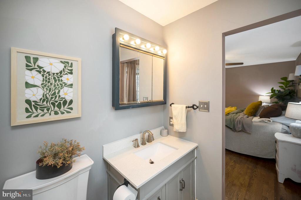 3201 LAKEVIEW PKWY, LOCUST GROVE, Virginia 22508, 3 Bedrooms Bedrooms, ,2 BathroomsBathrooms,Residential,LAKE OF THE WOODS ASSOCIATION,3201 LAKEVIEW PKWY,VAOR2013254 MLS # VAOR2013254