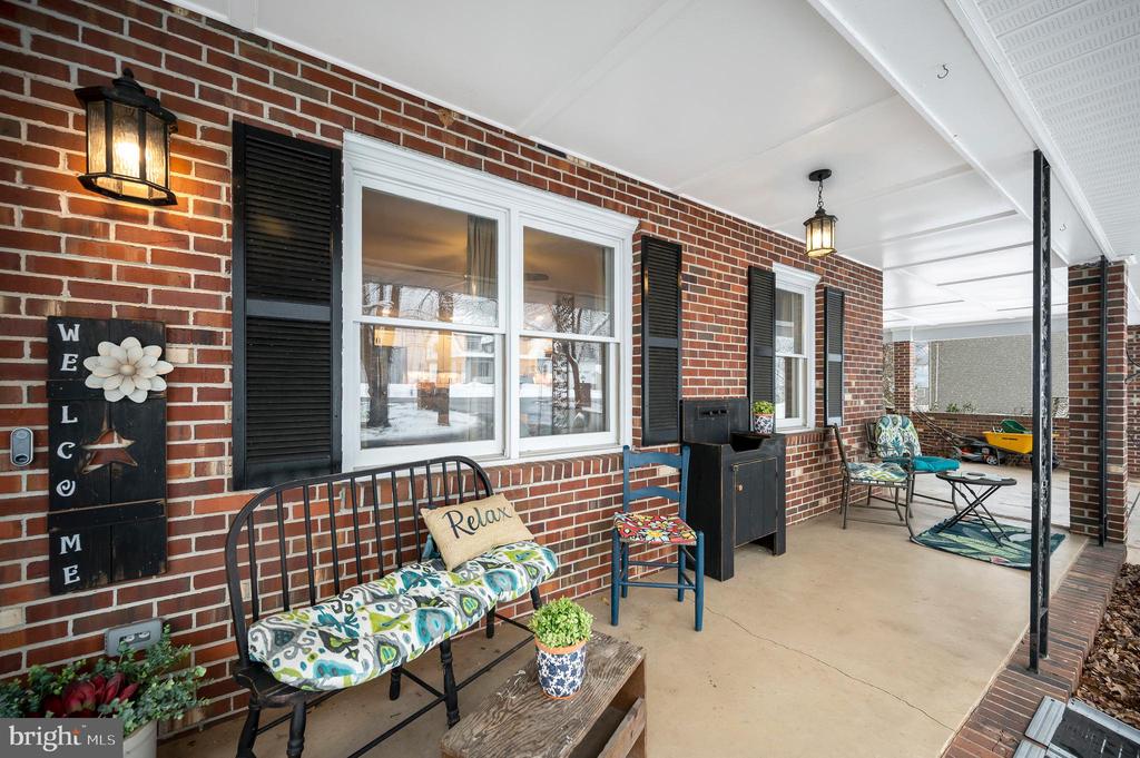 3201 LAKEVIEW PKWY, LOCUST GROVE, Virginia 22508, 3 Bedrooms Bedrooms, ,2 BathroomsBathrooms,Residential,LAKE OF THE WOODS ASSOCIATION,3201 LAKEVIEW PKWY,VAOR2013254 MLS # VAOR2013254