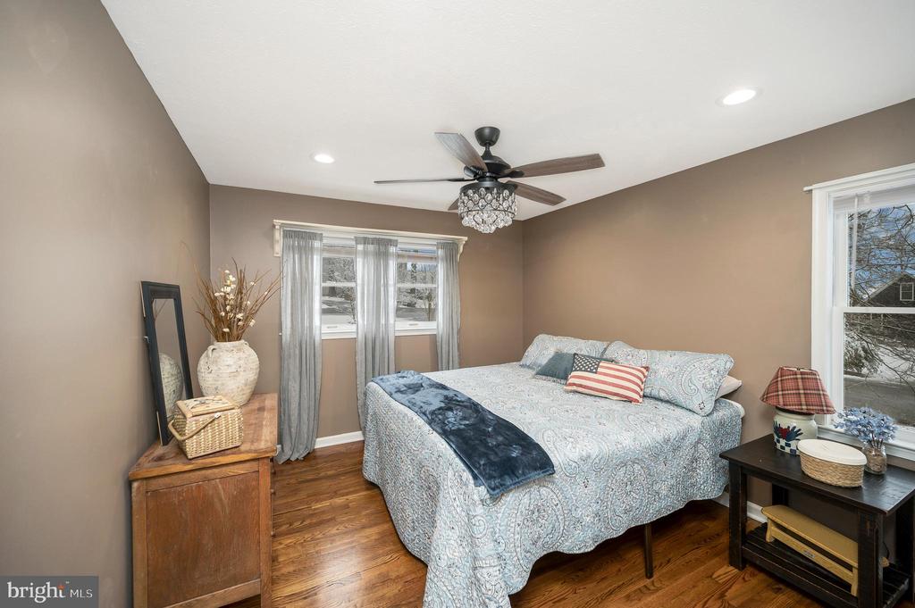 3201 LAKEVIEW PKWY, LOCUST GROVE, Virginia 22508, 3 Bedrooms Bedrooms, ,2 BathroomsBathrooms,Residential,LAKE OF THE WOODS ASSOCIATION,3201 LAKEVIEW PKWY,VAOR2013254 MLS # VAOR2013254