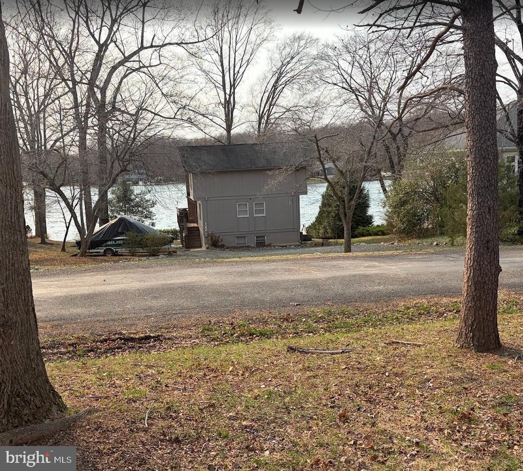 3201 LAKEVIEW PKWY, LOCUST GROVE, Virginia 22508, 3 Bedrooms Bedrooms, ,2 BathroomsBathrooms,Residential,LAKE OF THE WOODS ASSOCIATION,3201 LAKEVIEW PKWY,VAOR2013254 MLS # VAOR2013254