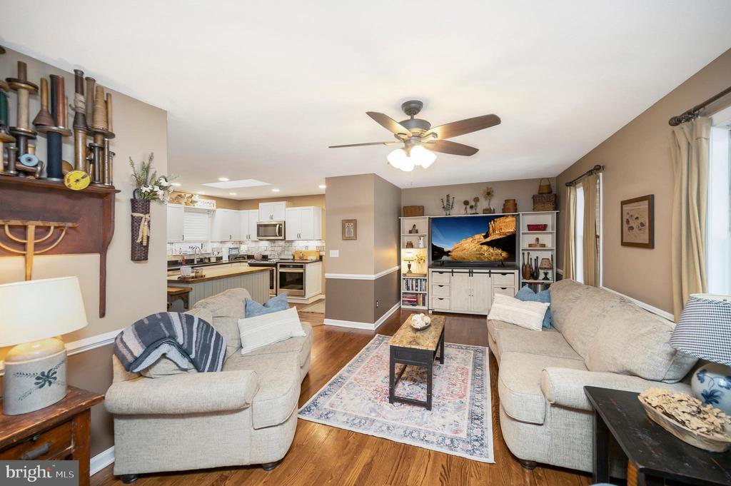 3201 LAKEVIEW PKWY, LOCUST GROVE, Virginia 22508, 3 Bedrooms Bedrooms, ,2 BathroomsBathrooms,Residential,LAKE OF THE WOODS ASSOCIATION,3201 LAKEVIEW PKWY,VAOR2013254 MLS # VAOR2013254