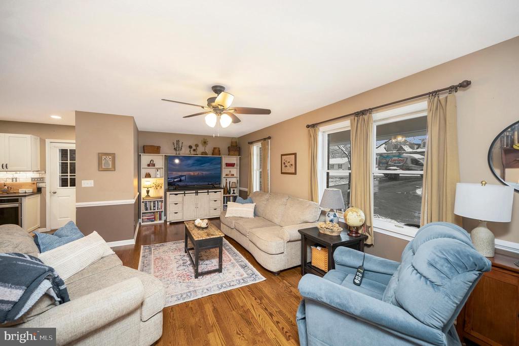 3201 LAKEVIEW PKWY, LOCUST GROVE, Virginia 22508, 3 Bedrooms Bedrooms, ,2 BathroomsBathrooms,Residential,LAKE OF THE WOODS ASSOCIATION,3201 LAKEVIEW PKWY,VAOR2013254 MLS # VAOR2013254