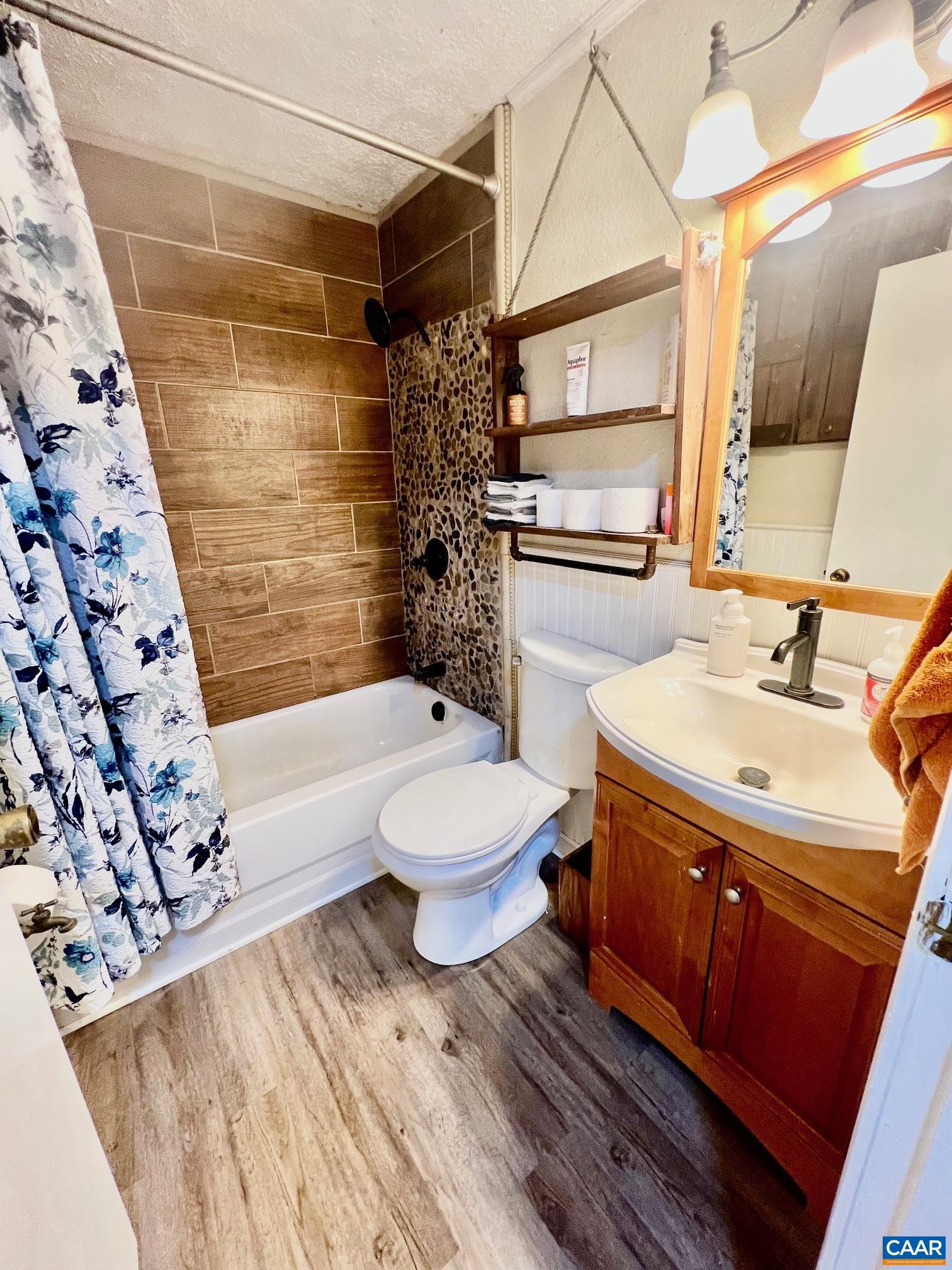 215 HEIGHTS HILL RD, BARBOURSVILLE, Virginia 22923, 3 Bedrooms Bedrooms, ,1 BathroomBathrooms,Residential,215 HEIGHTS HILL RD,673096 MLS # 673096