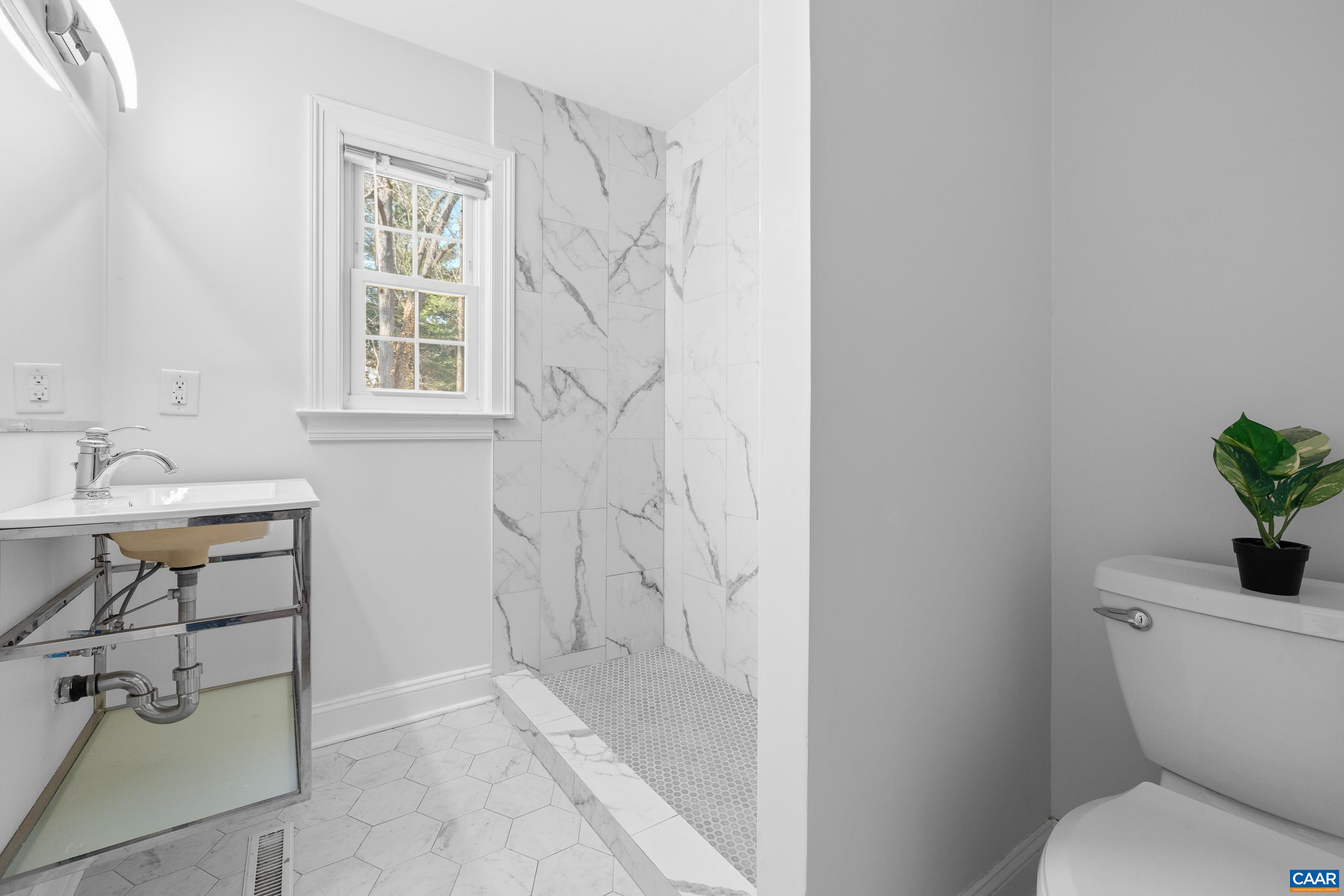 2515 NORTHFIELD RD, CHARLOTTESVILLE, Virginia 22901, 4 Bedrooms Bedrooms, ,3 BathroomsBathrooms,Residential,2515 NORTHFIELD RD,673888 MLS # 673888