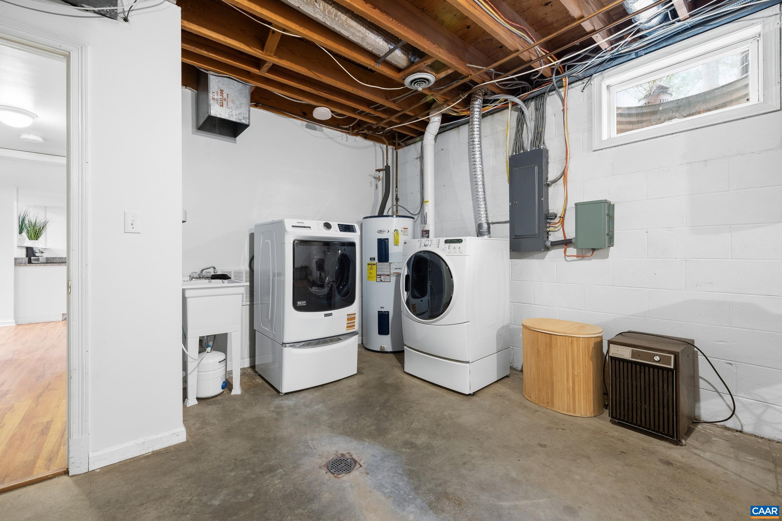 2515 NORTHFIELD RD, CHARLOTTESVILLE, Virginia 22901, 4 Bedrooms Bedrooms, ,3 BathroomsBathrooms,Residential,2515 NORTHFIELD RD,673888 MLS # 673888