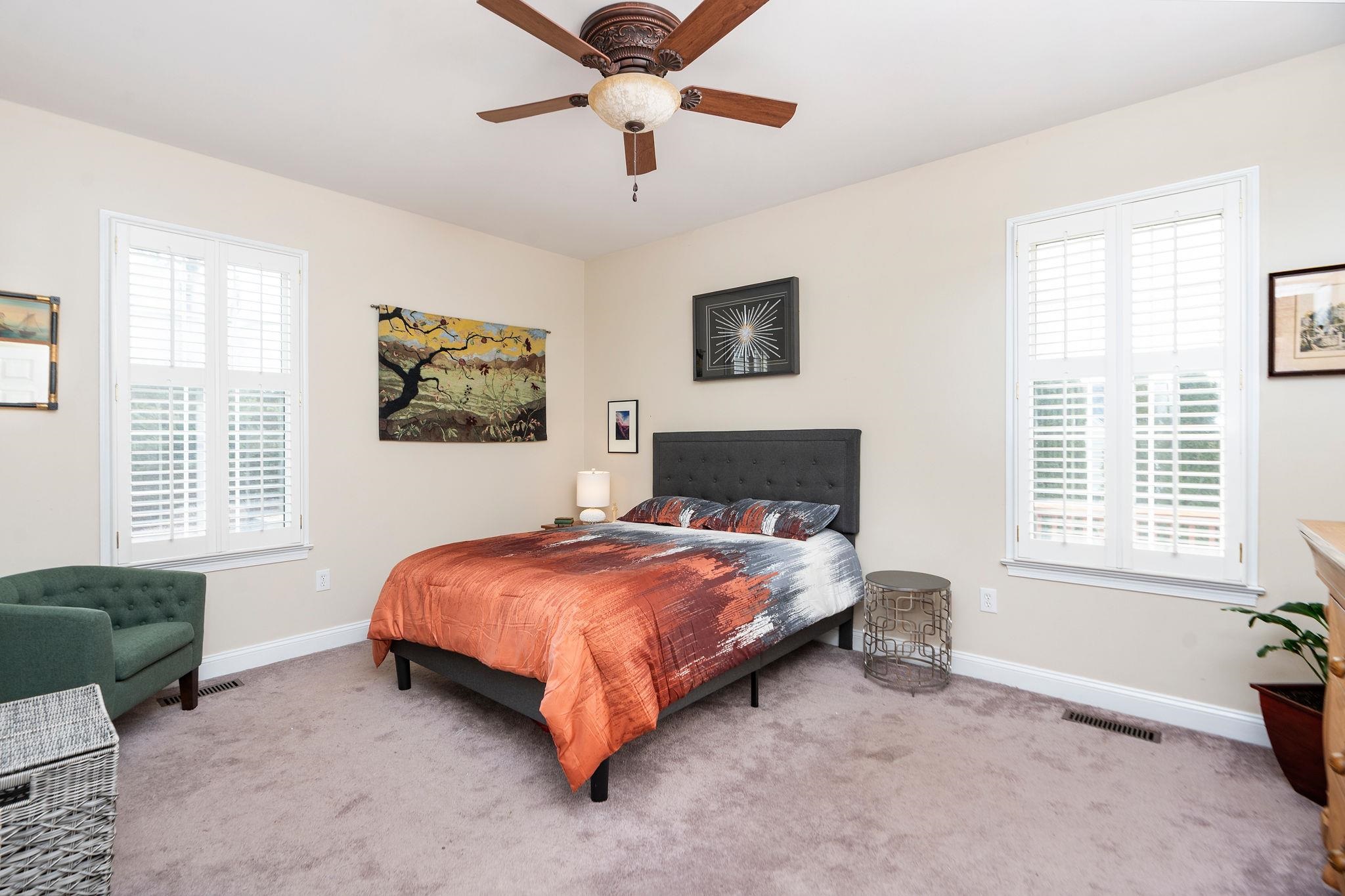 Approx. measurements 15'3