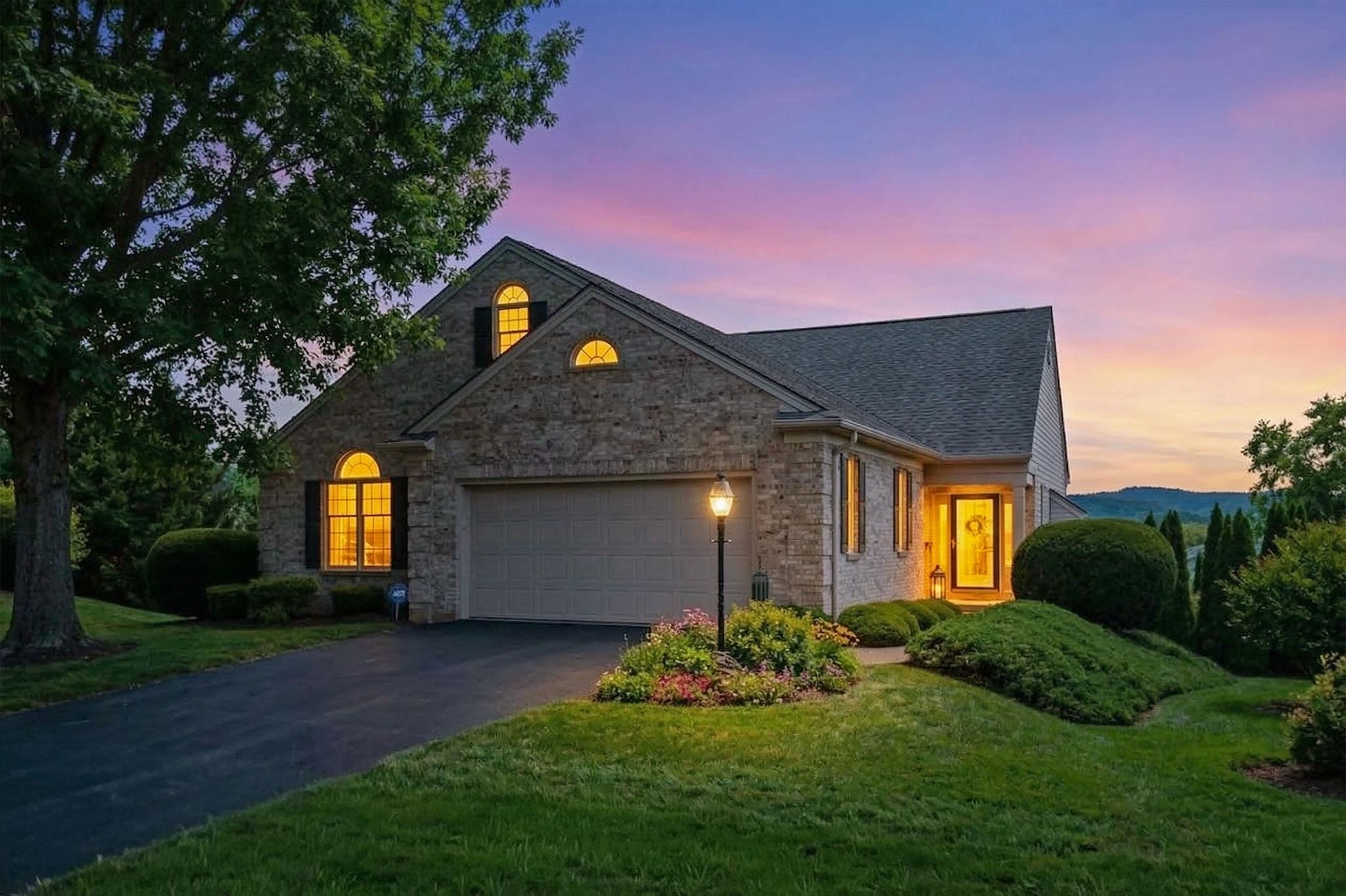 784 GOVERNORS WAY, WAYNESBORO, Virginia 22980, 2 Bedrooms Bedrooms, ,2 BathroomsBathrooms,Residential,Peaceful Pelham Knolls,784 GOVERNORS WAY,674377 MLS # 674377