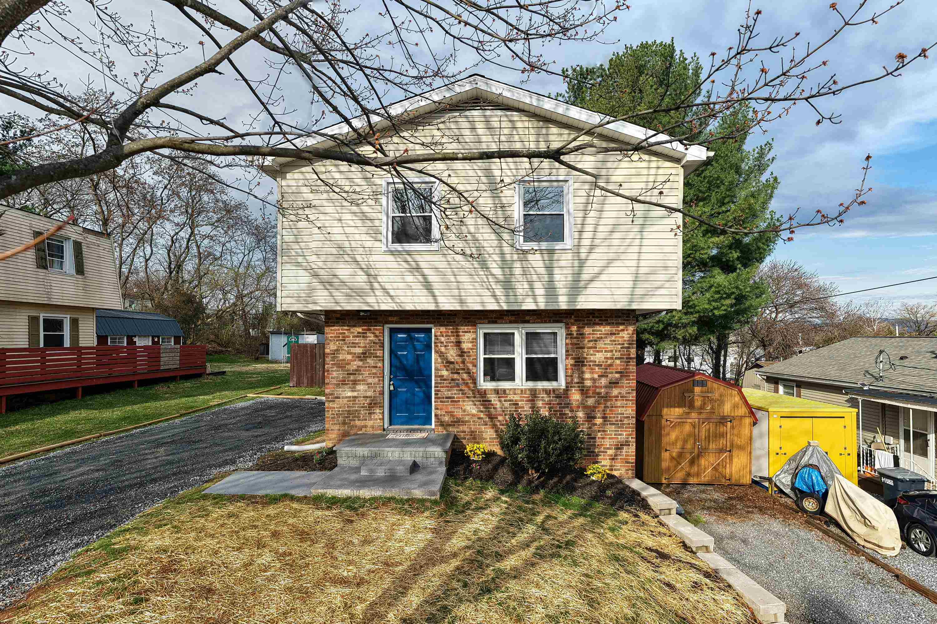 349 SUMMIT ST, HARRISONBURG, Virginia 22802, 4 Bedrooms Bedrooms, ,2 BathroomsBathrooms,Residential,349 SUMMIT ST,674378 MLS # 674378