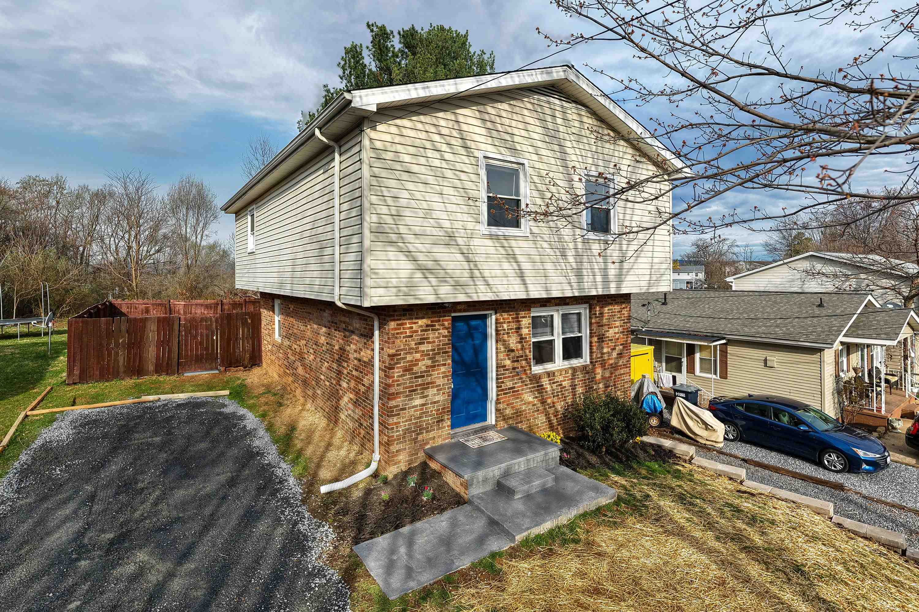 349 SUMMIT ST, HARRISONBURG, Virginia 22802, 4 Bedrooms Bedrooms, ,2 BathroomsBathrooms,Residential,349 SUMMIT ST,674378 MLS # 674378