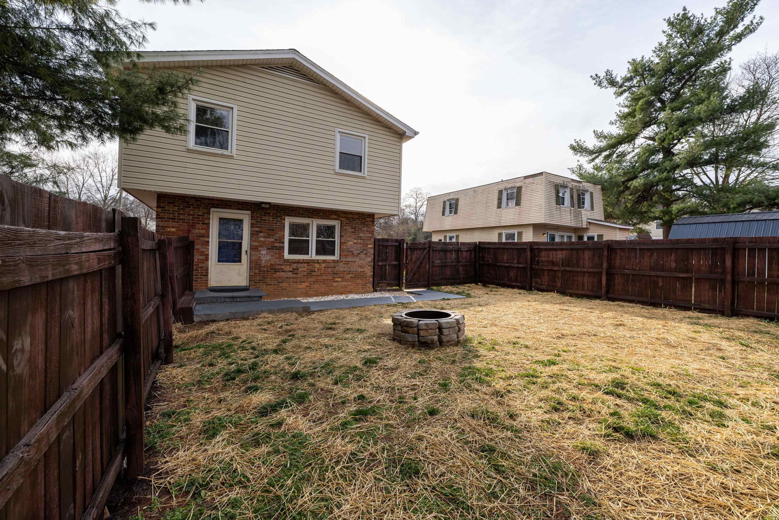 349 SUMMIT ST, HARRISONBURG, Virginia 22802, 4 Bedrooms Bedrooms, ,2 BathroomsBathrooms,Residential,349 SUMMIT ST,674378 MLS # 674378