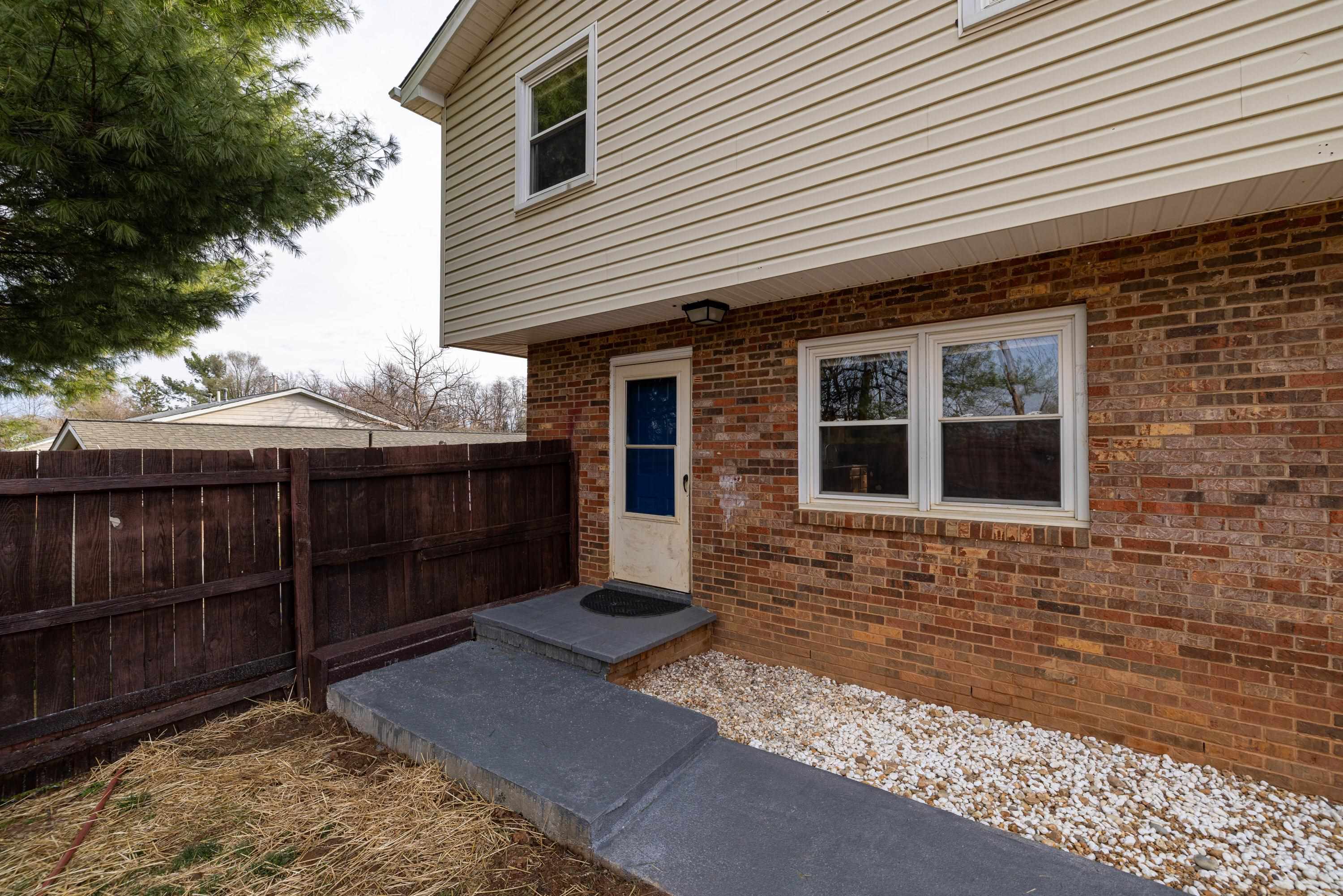 349 SUMMIT ST, HARRISONBURG, Virginia 22802, 4 Bedrooms Bedrooms, ,2 BathroomsBathrooms,Residential,349 SUMMIT ST,674378 MLS # 674378