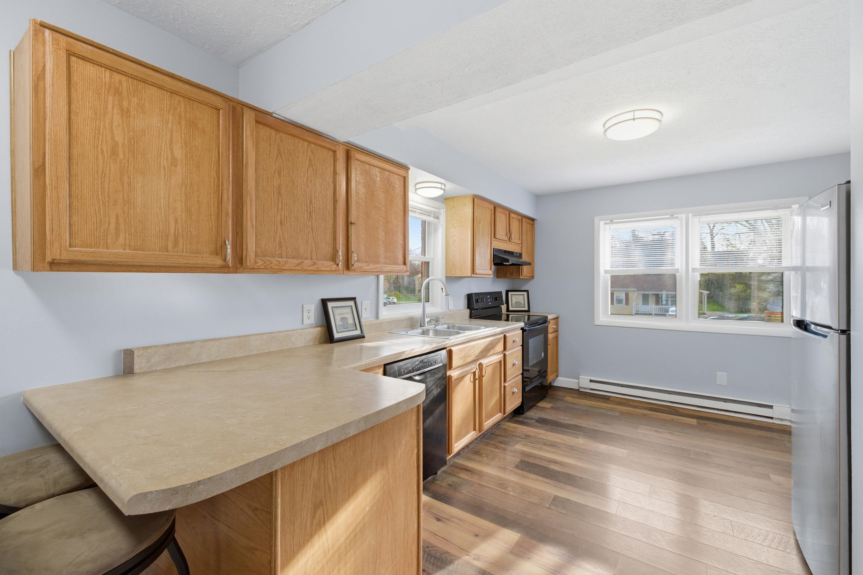 349 SUMMIT ST, HARRISONBURG, Virginia 22802, 4 Bedrooms Bedrooms, ,2 BathroomsBathrooms,Residential,349 SUMMIT ST,674378 MLS # 674378