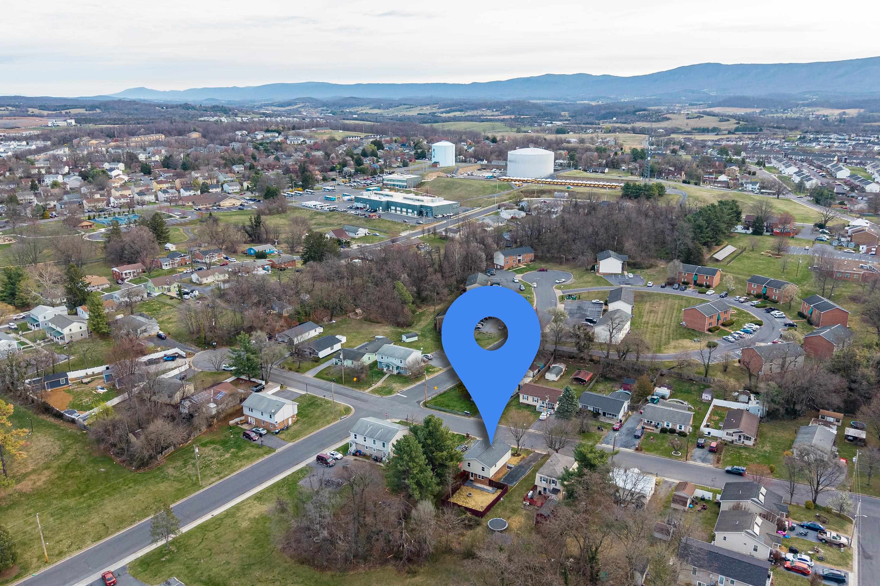 349 SUMMIT ST, HARRISONBURG, Virginia 22802, 4 Bedrooms Bedrooms, ,2 BathroomsBathrooms,Residential,349 SUMMIT ST,674378 MLS # 674378