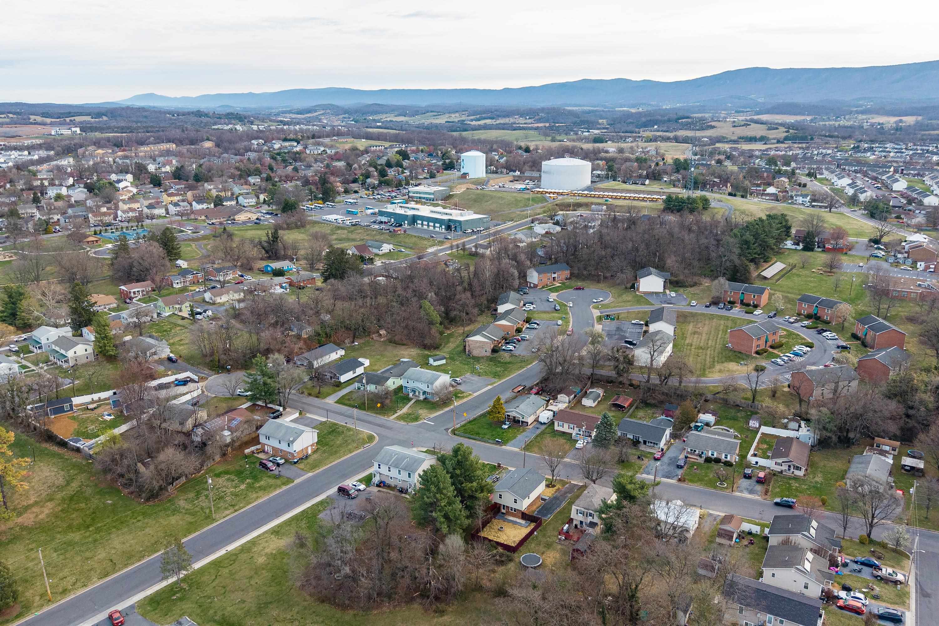 349 SUMMIT ST, HARRISONBURG, Virginia 22802, 4 Bedrooms Bedrooms, ,2 BathroomsBathrooms,Residential,349 SUMMIT ST,674378 MLS # 674378