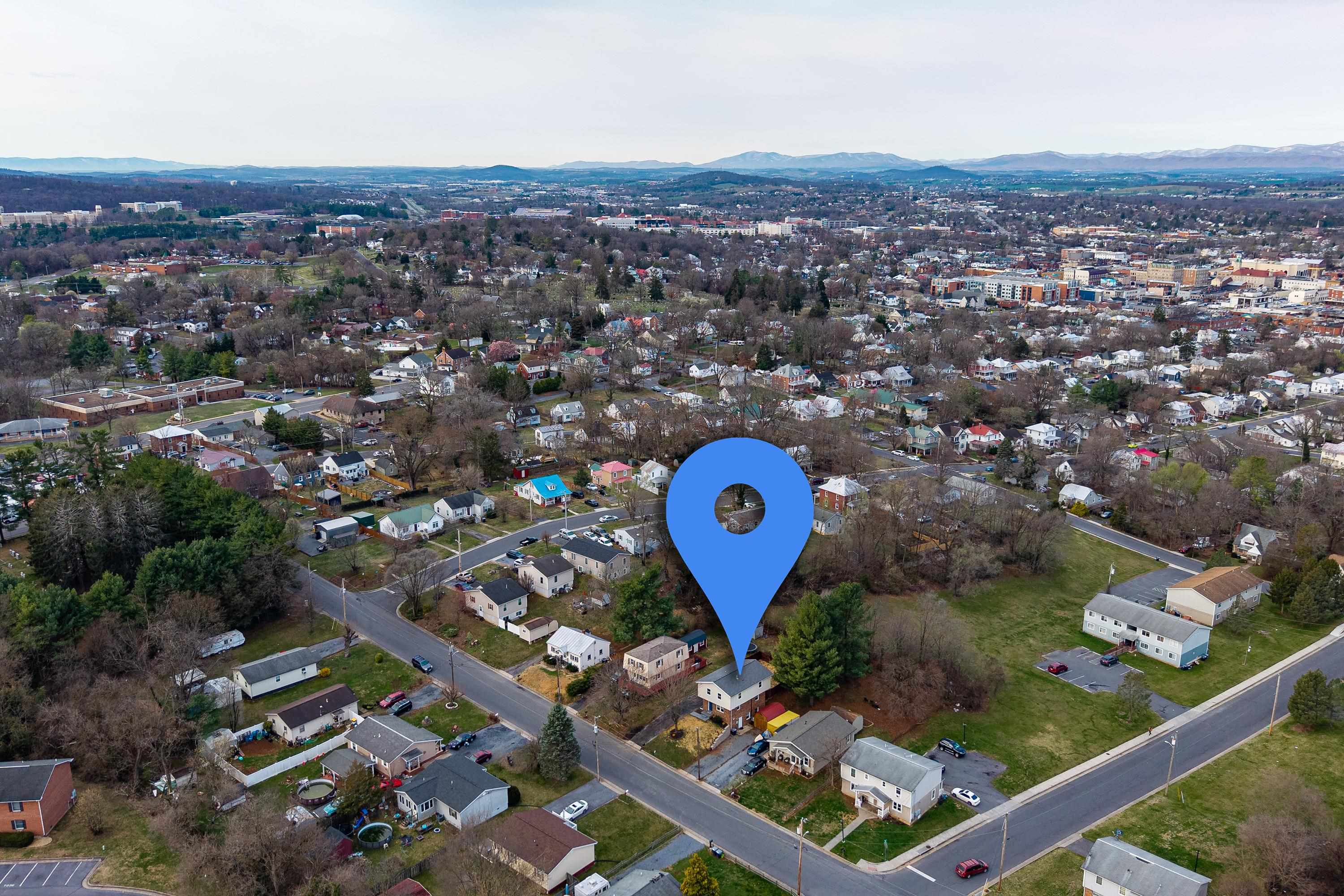 349 SUMMIT ST, HARRISONBURG, Virginia 22802, 4 Bedrooms Bedrooms, ,2 BathroomsBathrooms,Residential,349 SUMMIT ST,674378 MLS # 674378