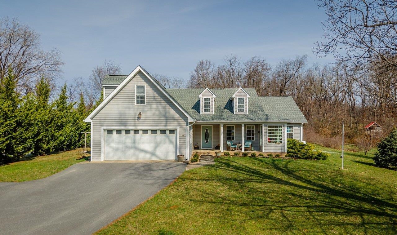 3844 STUARTS DRAFT HWY, WAYNESBORO, Virginia 22980, 3 Bedrooms Bedrooms, ,2 BathroomsBathrooms,Residential,3844 STUARTS DRAFT HWY,674391 MLS # 674391 3844 STUARTS DRAFT HWY, WAYNESBORO, Virginia 22980, 3 Bedrooms Bedrooms, ,2 BathroomsBathrooms,Residential,3844 STUARTS DRAFT HWY,674391 MLS # 674391