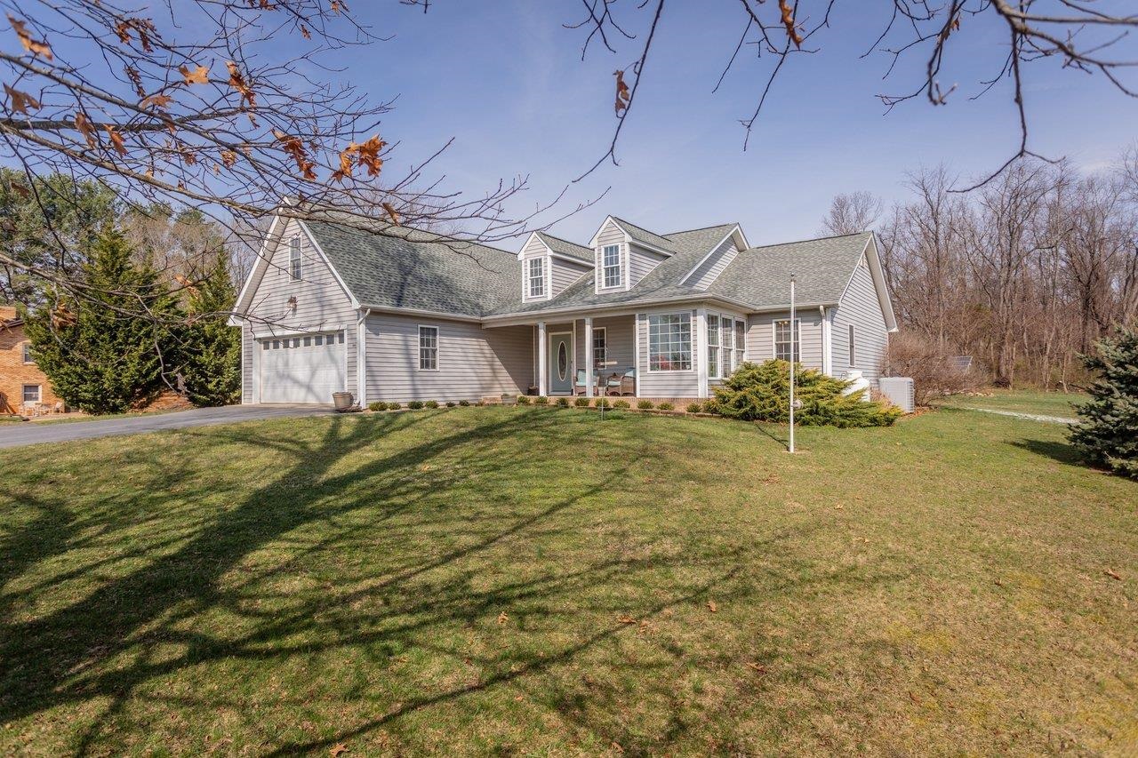 3844 STUARTS DRAFT HWY, WAYNESBORO, Virginia 22980, 3 Bedrooms Bedrooms, ,2 BathroomsBathrooms,Residential,3844 STUARTS DRAFT HWY,674391 MLS # 674391