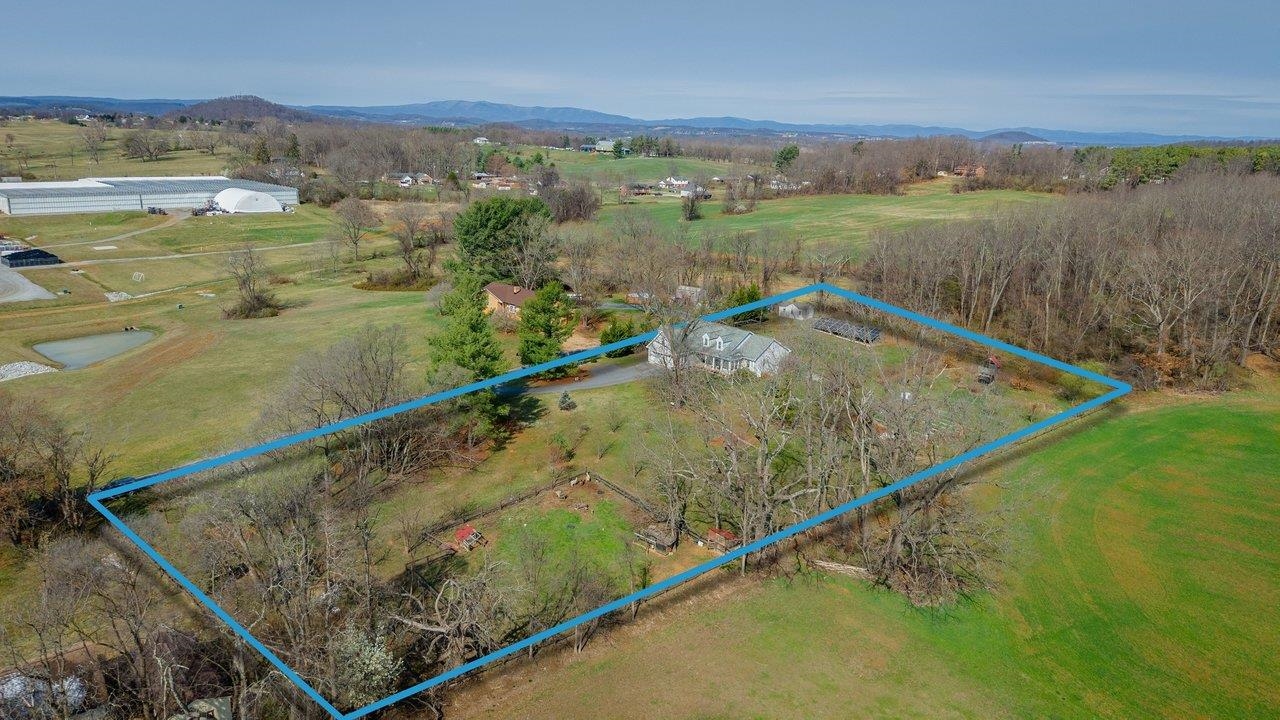 3844 STUARTS DRAFT HWY, WAYNESBORO, Virginia 22980, 3 Bedrooms Bedrooms, ,2 BathroomsBathrooms,Residential,3844 STUARTS DRAFT HWY,674391 MLS # 674391