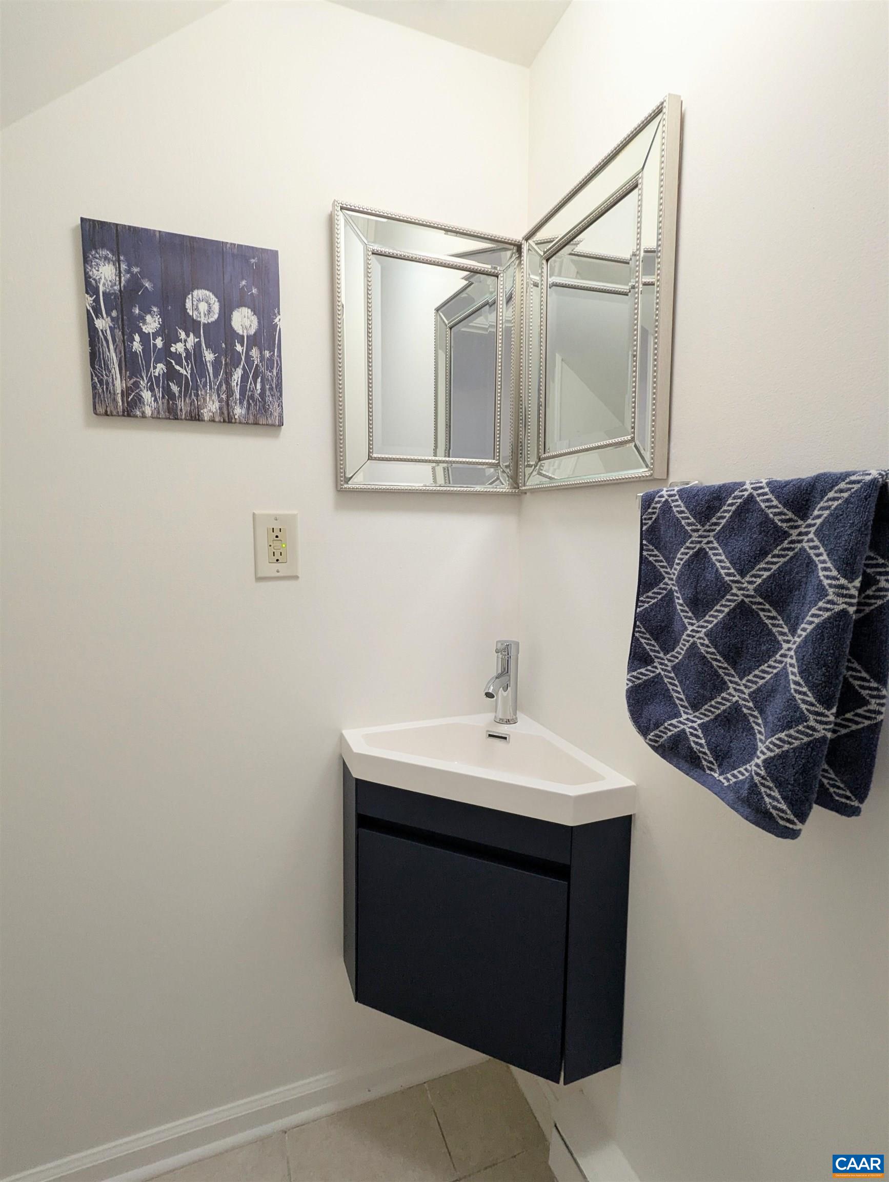 2502 NAYLOR ST, CHARLOTTESVILLE, Virginia 22902, 6 Bedrooms Bedrooms, ,2 BathroomsBathrooms,Residential,2502 NAYLOR ST,674394 MLS # 674394 2502 NAYLOR ST, CHARLOTTESVILLE, Virginia 22902, 6 Bedrooms Bedrooms, ,2 BathroomsBathrooms,Residential,2502 NAYLOR ST,674394 MLS # 674394