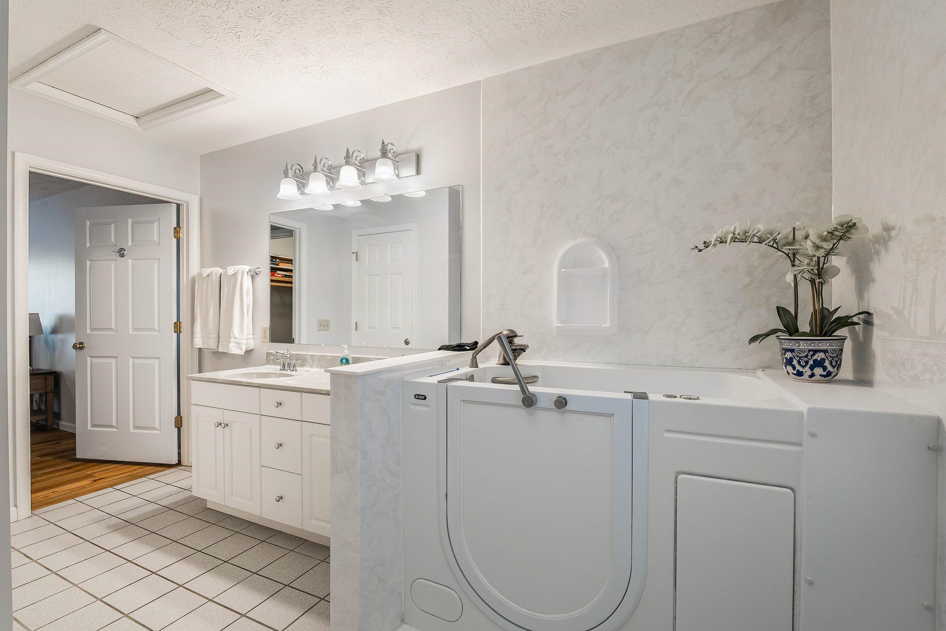 126 WAYLAND CT, MCGAHEYSVILLE, Virginia 22840, 4 Bedrooms Bedrooms, ,3 BathroomsBathrooms,Residential,126 WAYLAND CT,674396 MLS # 674396