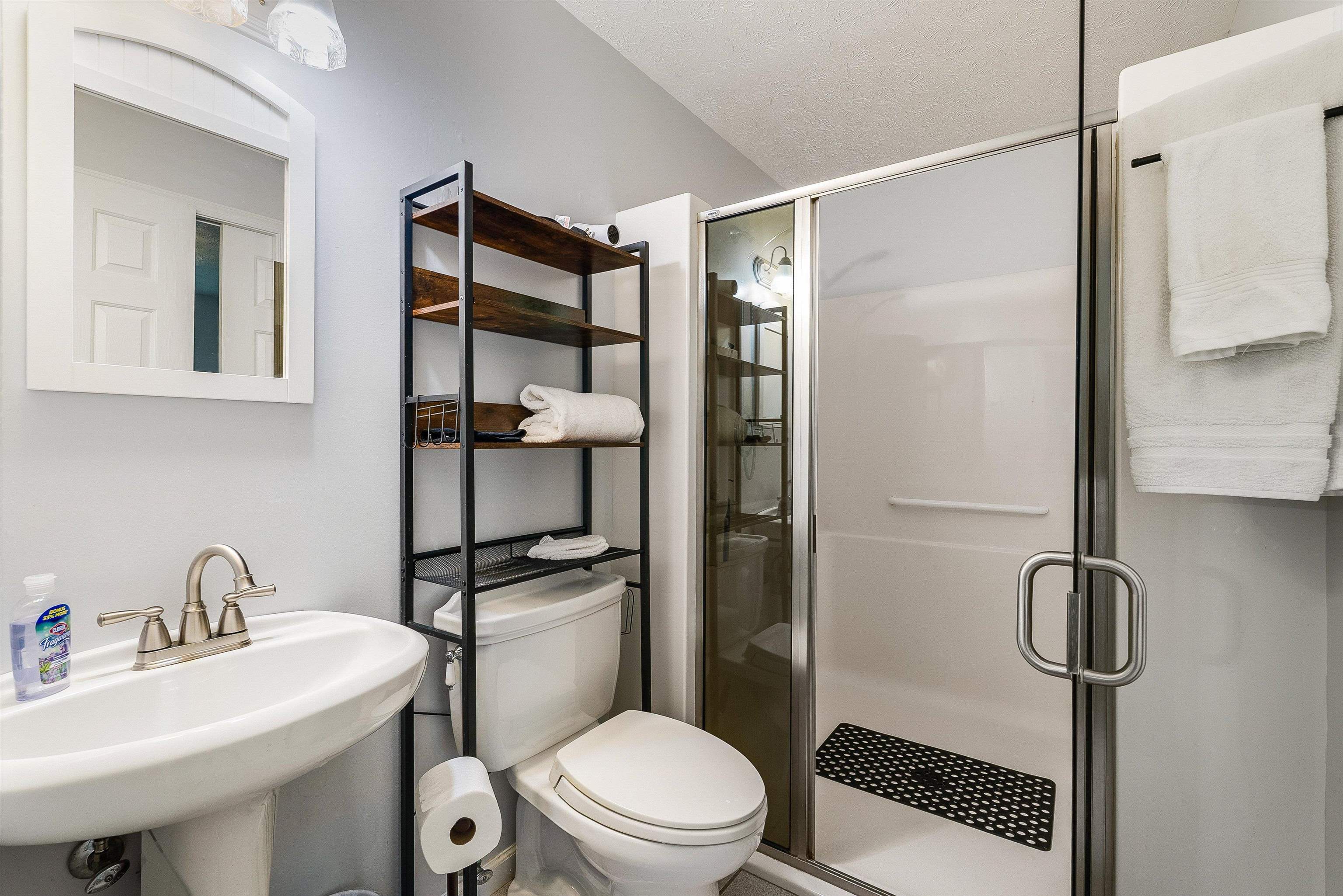 126 WAYLAND CT, MCGAHEYSVILLE, Virginia 22840, 4 Bedrooms Bedrooms, ,3 BathroomsBathrooms,Residential,126 WAYLAND CT,674396 MLS # 674396