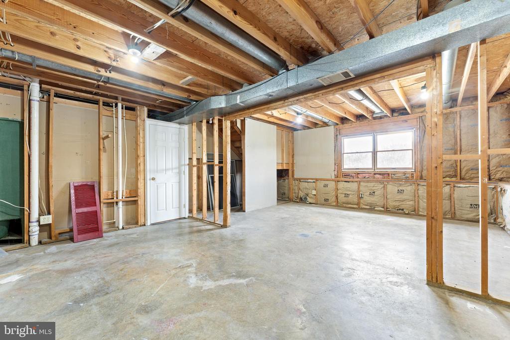 7716 CURTIS LN, SPOTSYLVANIA, Virginia 22551, 3 Bedrooms Bedrooms, ,2 BathroomsBathrooms,Residential,7716 CURTIS LN,VASP2039412 MLS # VASP2039412