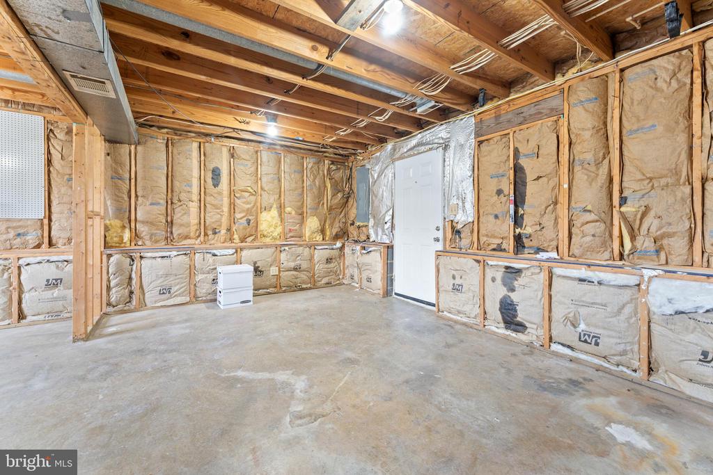 7716 CURTIS LN, SPOTSYLVANIA, Virginia 22551, 3 Bedrooms Bedrooms, ,2 BathroomsBathrooms,Residential,7716 CURTIS LN,VASP2039412 MLS # VASP2039412