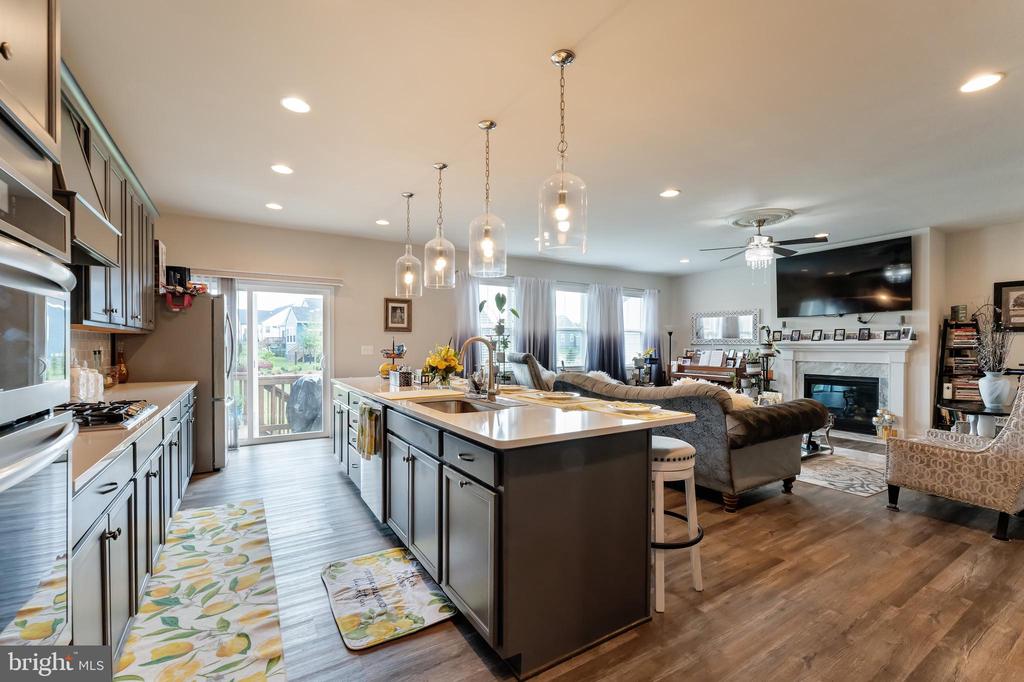 11726 ROBIN WOODS CIR, SPOTSYLVANIA, Virginia 22551, 3 Bedrooms Bedrooms, ,3 BathroomsBathrooms,Residential,11726 ROBIN WOODS CIR,VASP2040026 MLS # VASP2040026