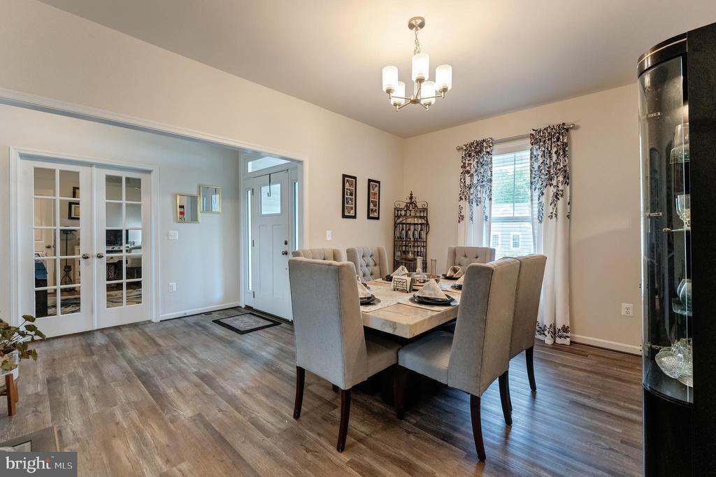 11726 ROBIN WOODS CIR, SPOTSYLVANIA, Virginia 22551, 3 Bedrooms Bedrooms, ,3 BathroomsBathrooms,Residential,11726 ROBIN WOODS CIR,VASP2040026 MLS # VASP2040026