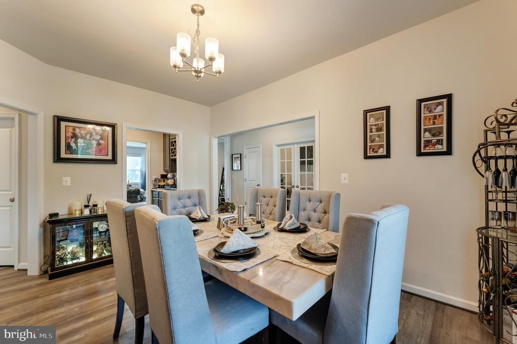 11726 ROBIN WOODS CIR, SPOTSYLVANIA, Virginia 22551, 3 Bedrooms Bedrooms, ,3 BathroomsBathrooms,Residential,11726 ROBIN WOODS CIR,VASP2040026 MLS # VASP2040026