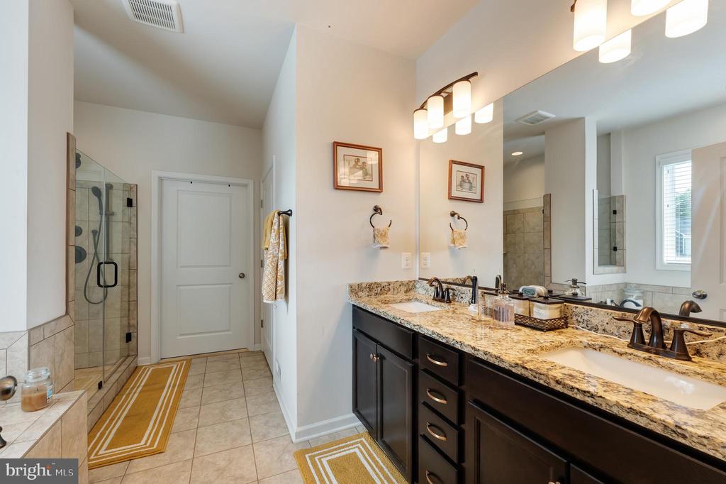 11726 ROBIN WOODS CIR, SPOTSYLVANIA, Virginia 22551, 3 Bedrooms Bedrooms, ,3 BathroomsBathrooms,Residential,11726 ROBIN WOODS CIR,VASP2040026 MLS # VASP2040026