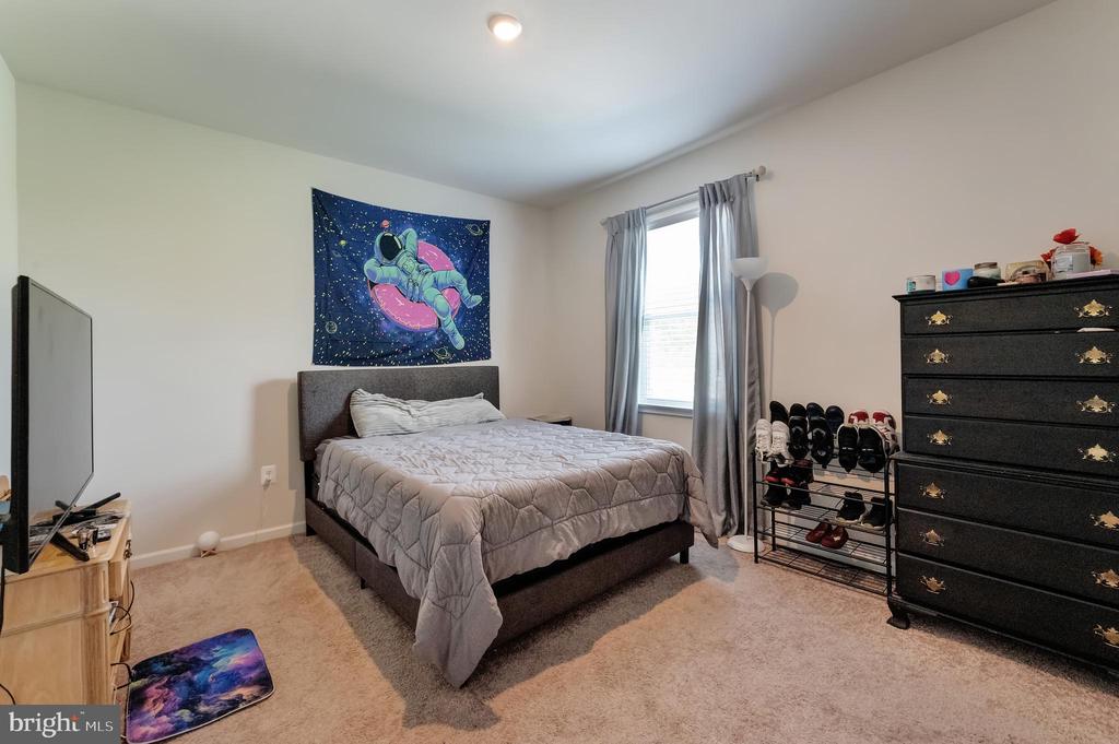 11726 ROBIN WOODS CIR, SPOTSYLVANIA, Virginia 22551, 3 Bedrooms Bedrooms, ,3 BathroomsBathrooms,Residential,11726 ROBIN WOODS CIR,VASP2040026 MLS # VASP2040026