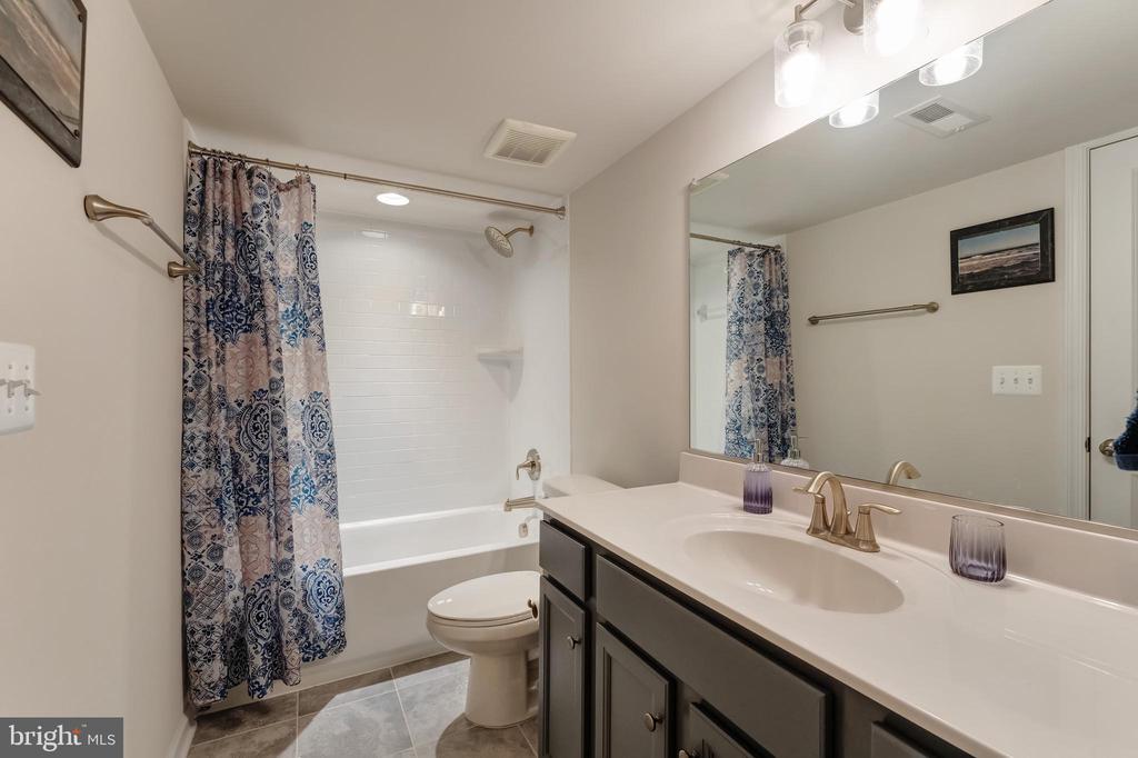 11726 ROBIN WOODS CIR, SPOTSYLVANIA, Virginia 22551, 3 Bedrooms Bedrooms, ,3 BathroomsBathrooms,Residential,11726 ROBIN WOODS CIR,VASP2040026 MLS # VASP2040026